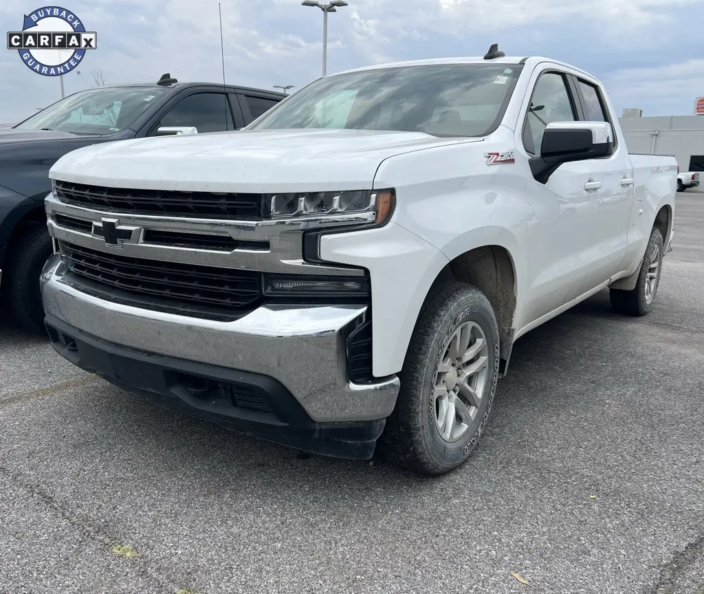 2019 Chevrolet Silverado 1500 LT photo 2