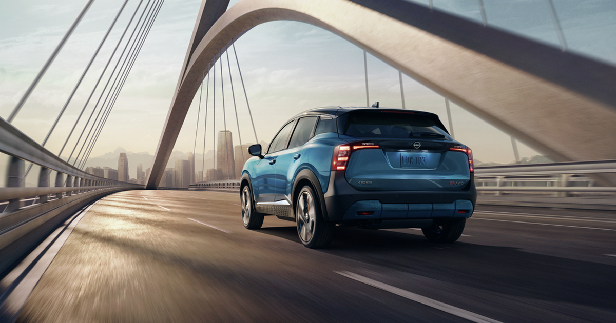 Nissan Kicks on the bridge 
