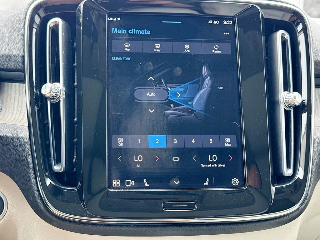 2023 Volvo XC40 Plus - Photo 34
