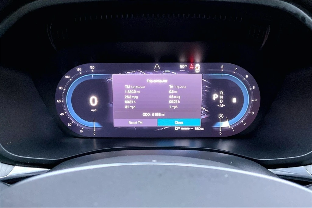 2025 Volvo - image 13