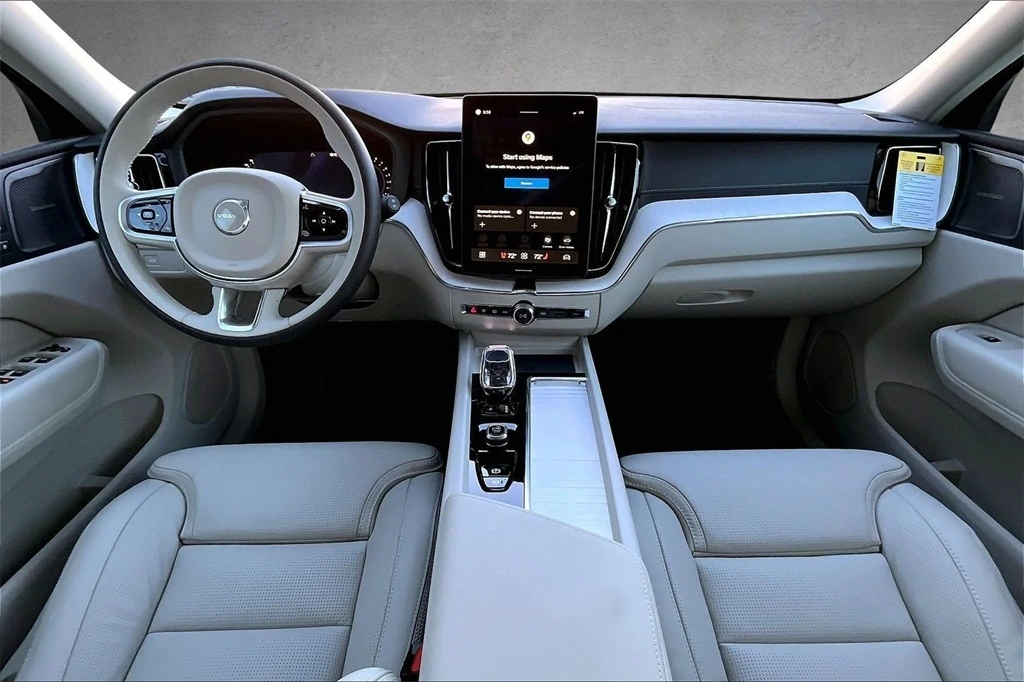 2026 Volvo - image 5