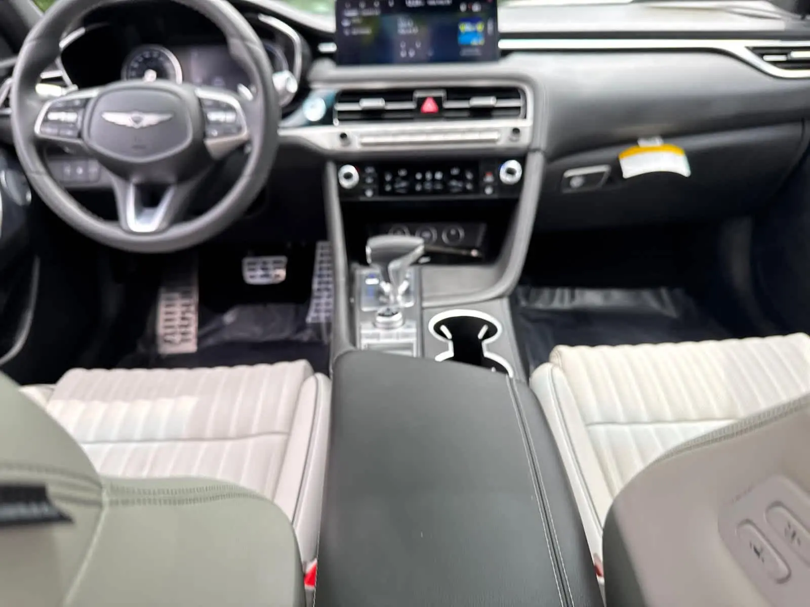 2025 Genesis G70 2.5T photo 32