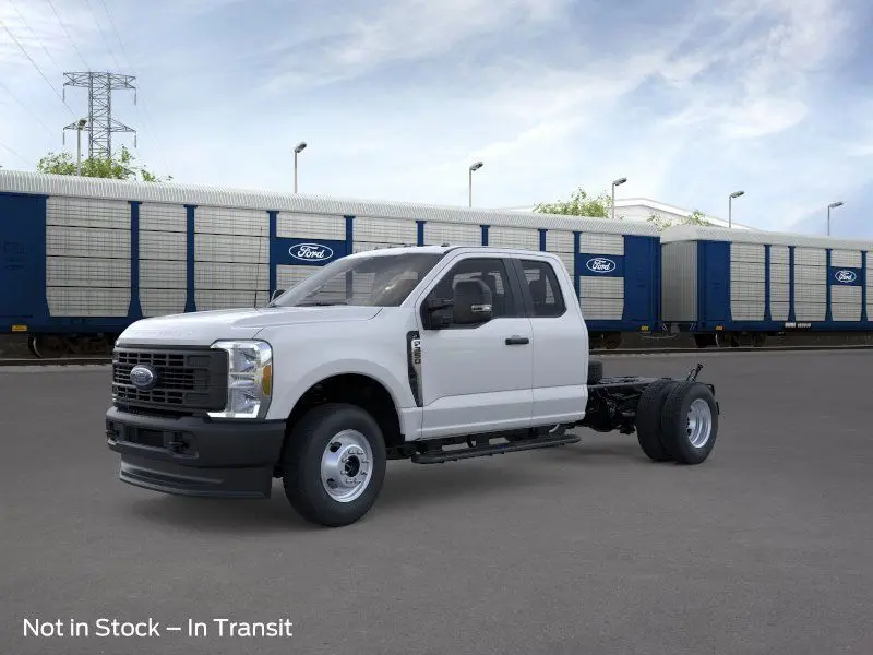 2026 Ford F-350 photo 2