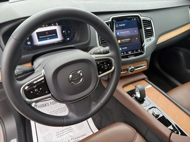 2023 Volvo - image 29