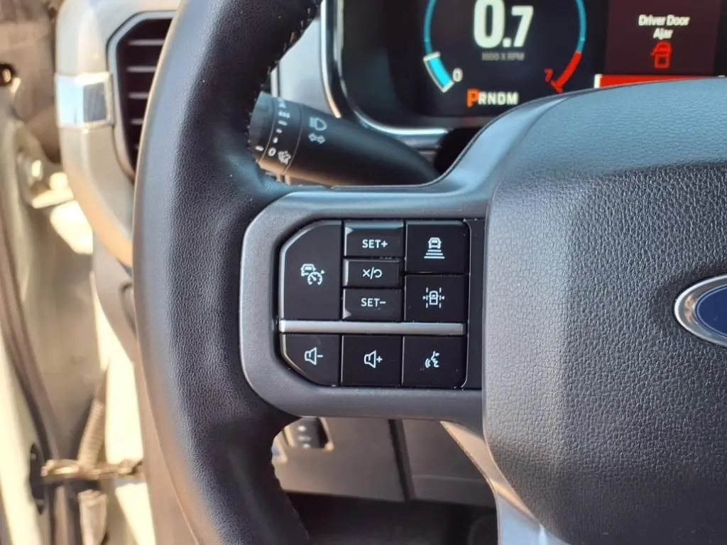 2023 Ford F-150 Lariat photo 34