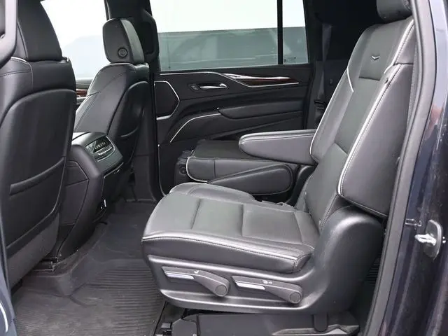 2023 Cadillac Escalade ESV Premium Luxury photo 12