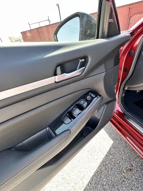 2025 Nissan Altima 2.5 SR photo 20