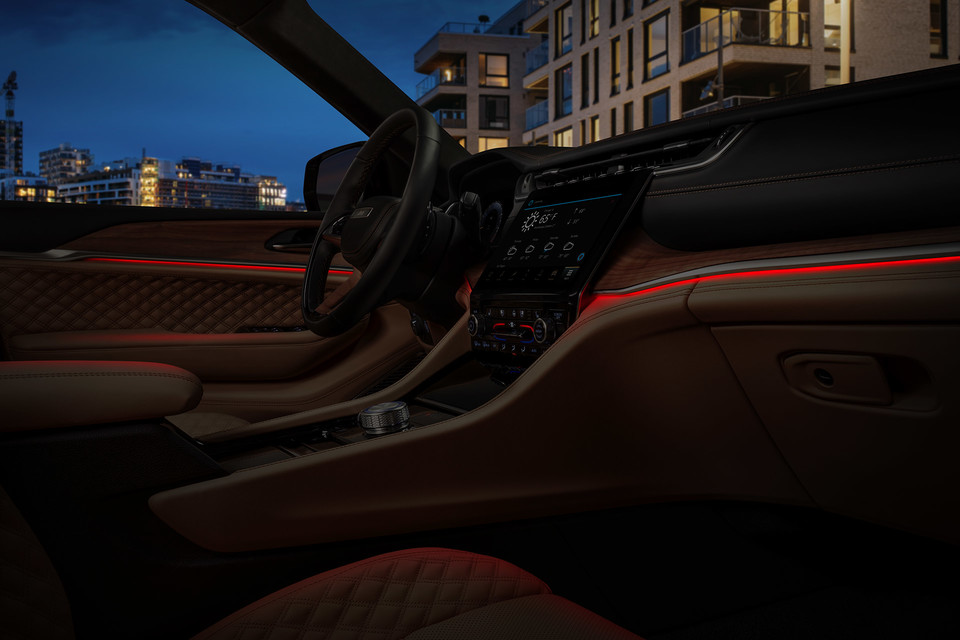 2023 Jeep Grand Cherokee 4xe Front Cabin