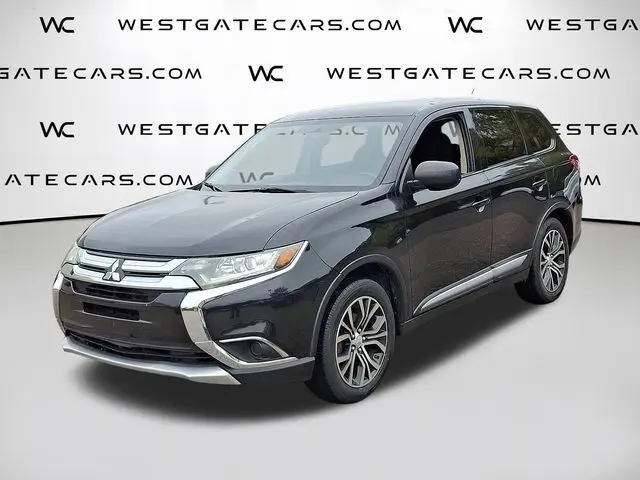 2016 Mitsubishi Outlander ES's photo