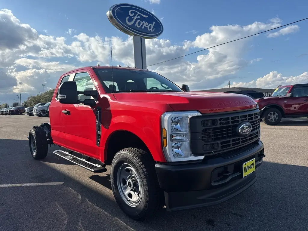 2026 Ford F-350 photo 2