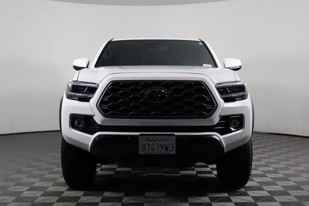 2023 Toyota Tacoma V6 photo 2