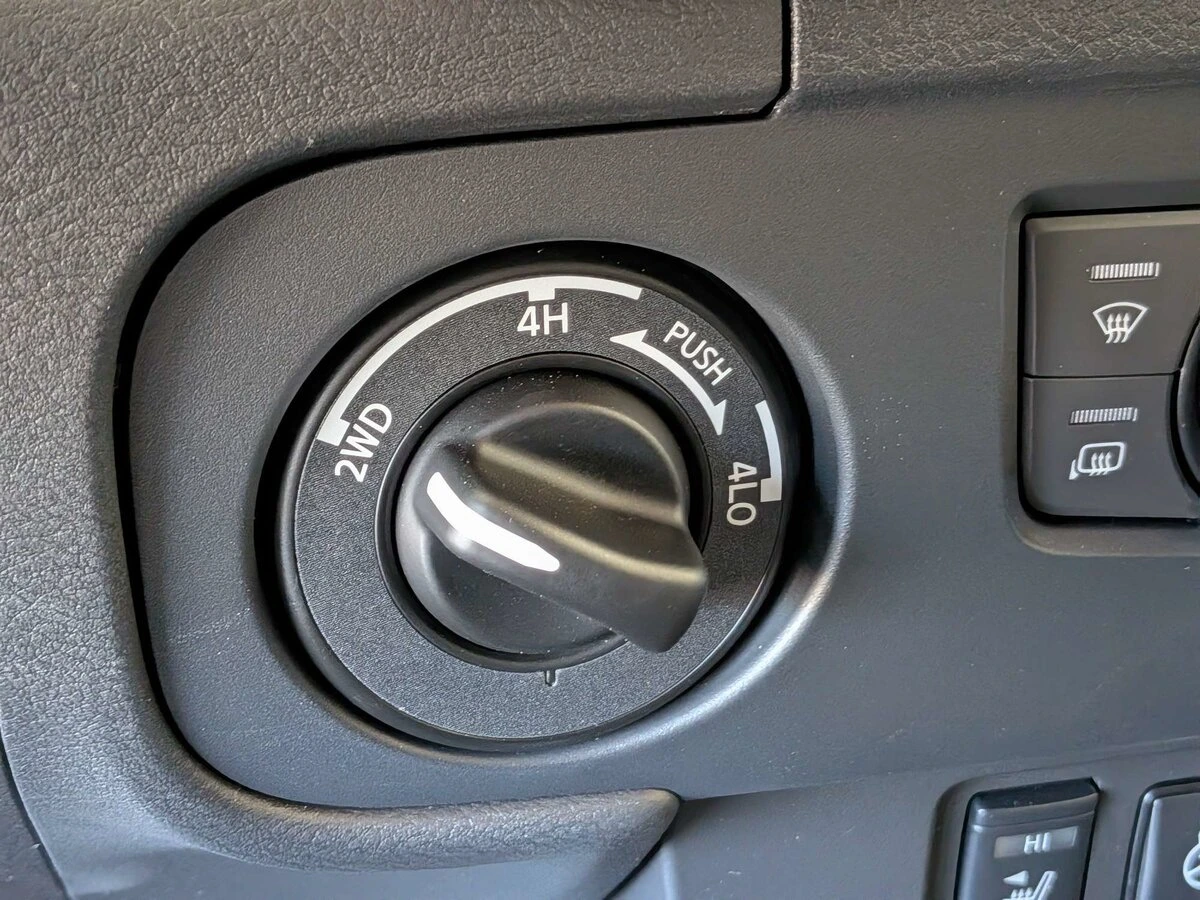 2026 Nissan Frontier SV - Photo 17