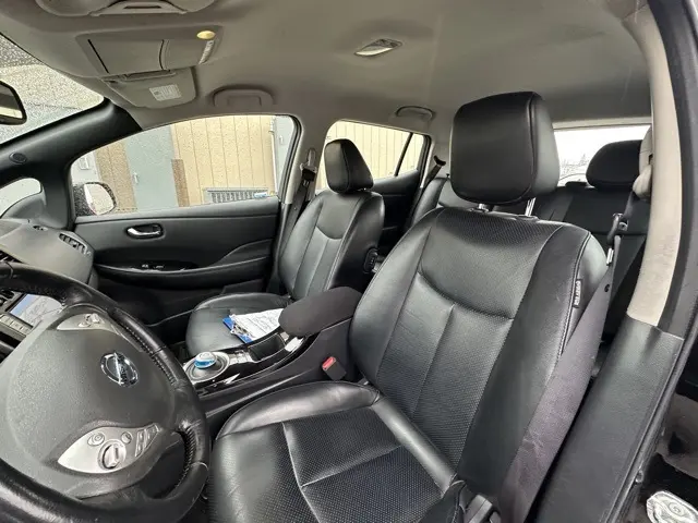 2013 Nissan Leaf SL photo 9