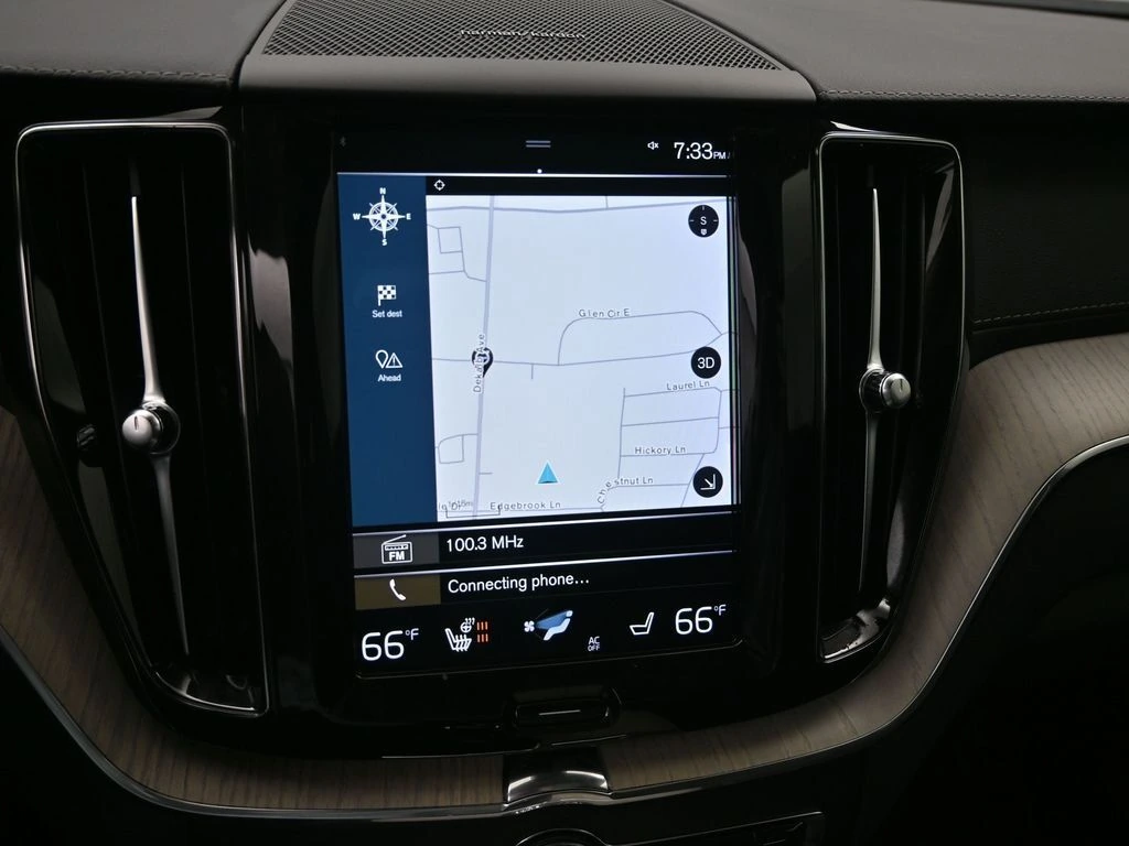 2020 Volvo - image 20