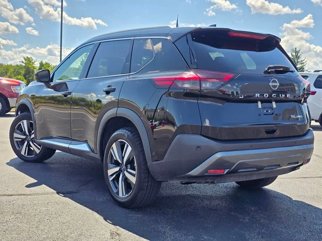 2023 Nissan Rogue SL photo 5