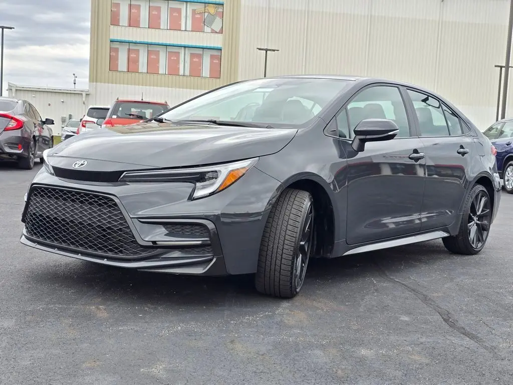 2024 Toyota Corolla SE photo 3