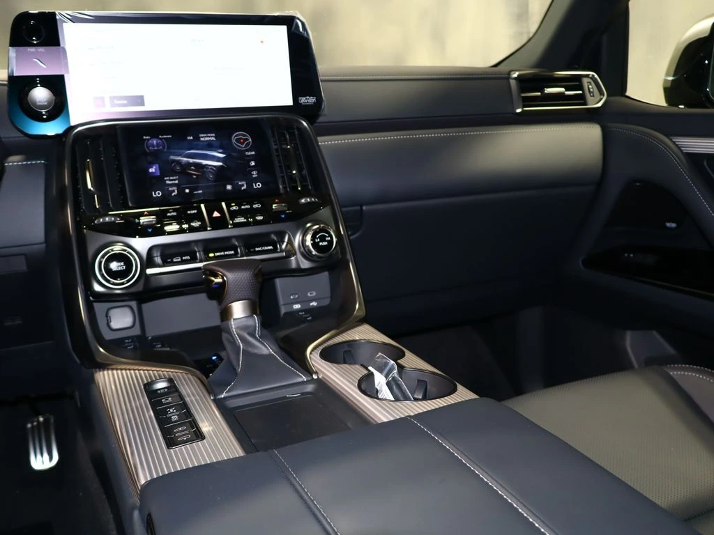 2026 Lexus LX 600 F-Sport - Photo 22
