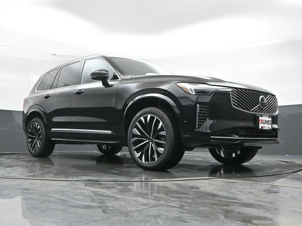 2026 Volvo - image 41