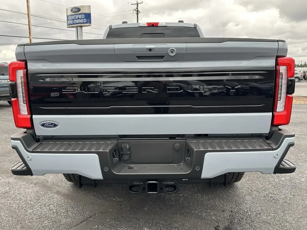 2026 Ford F-350 Platinum photo 4