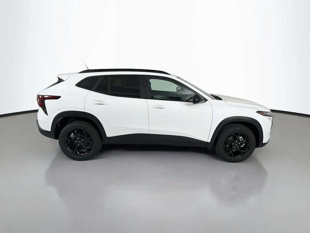 2026 Chevrolet Trax LT - Photo 8
