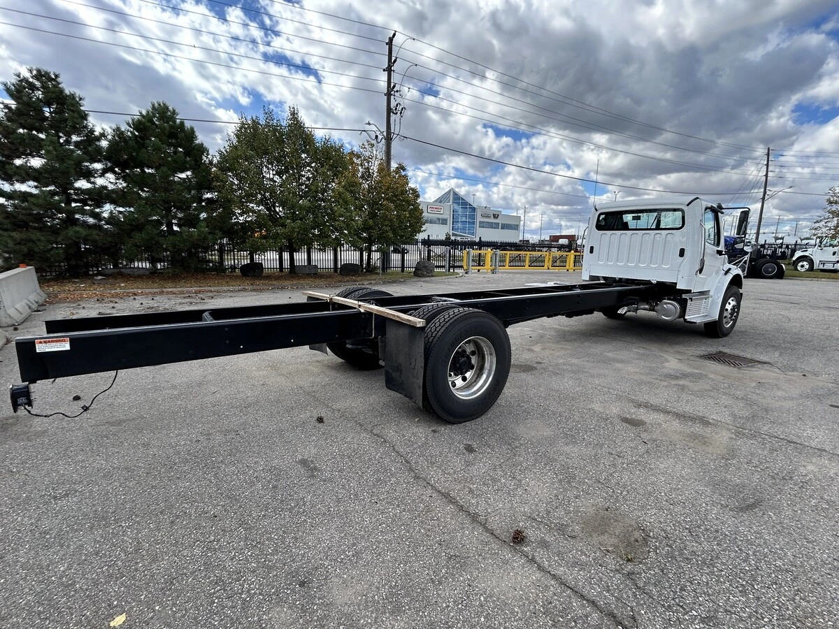2027 Freightliner M2 106 — photo 5