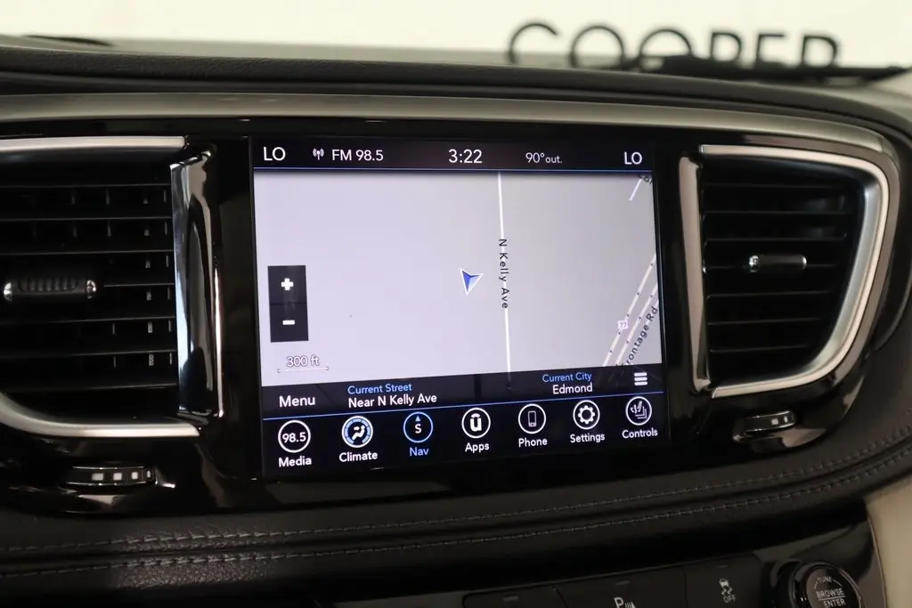 2020 Chrysler Pacifica Limited photo 7