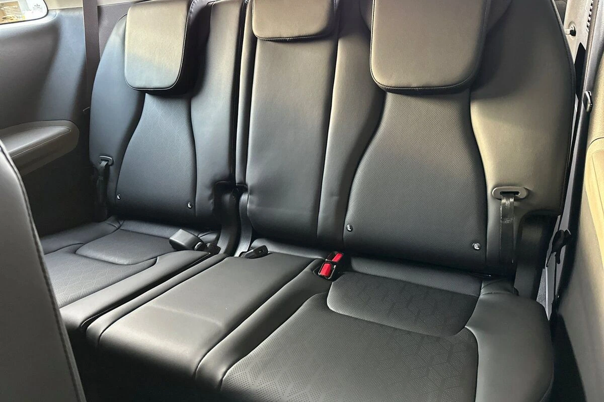 2026 Kia Carnival LXS - Photo 11