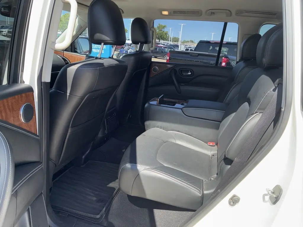 2019 Infiniti QX80 Luxe photo 11