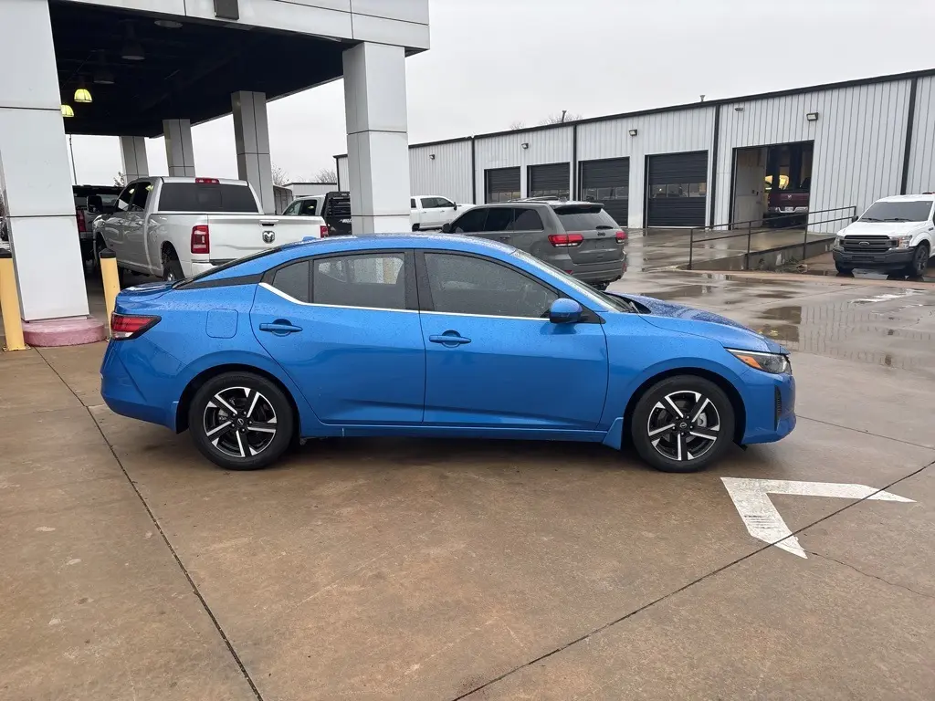 2025 Nissan Sentra SV photo 2