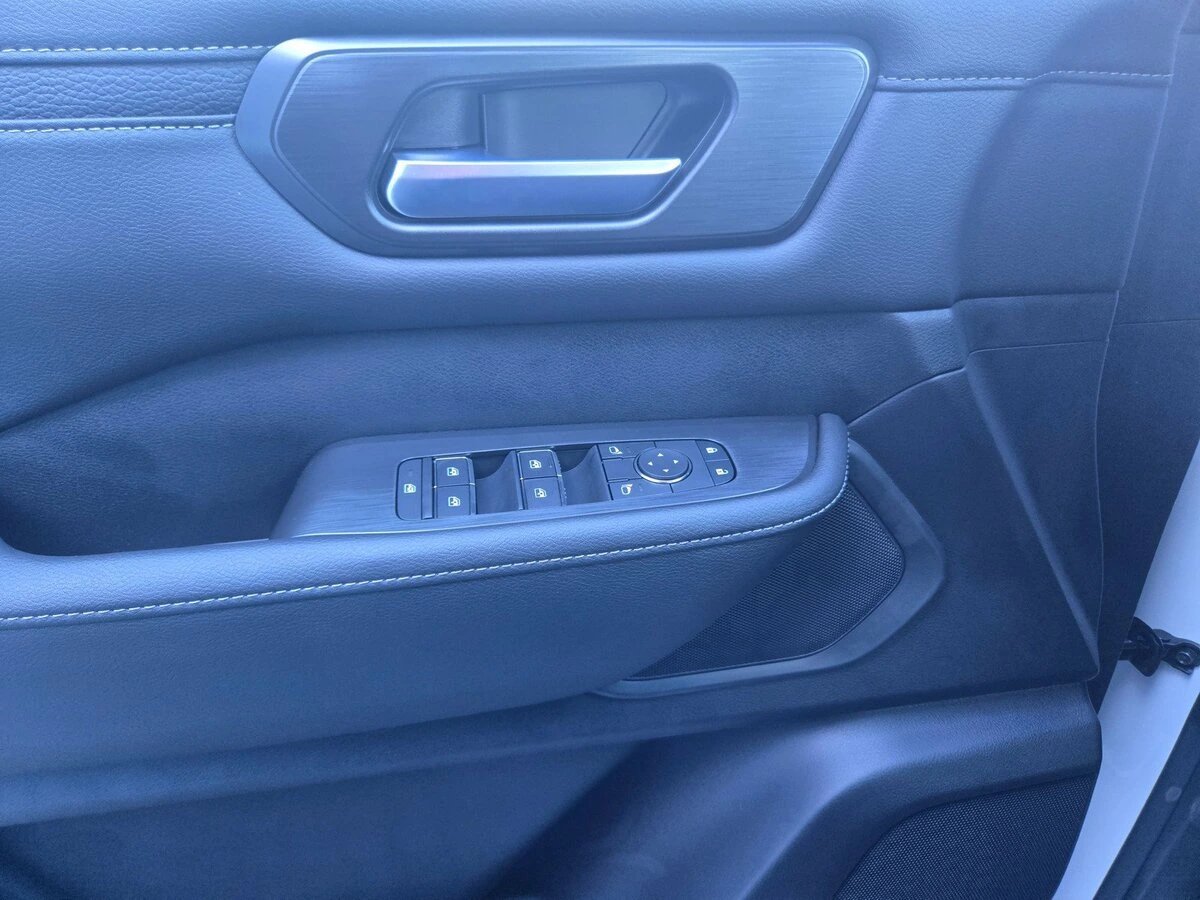 2026 Nissan Armada SV - Photo 21