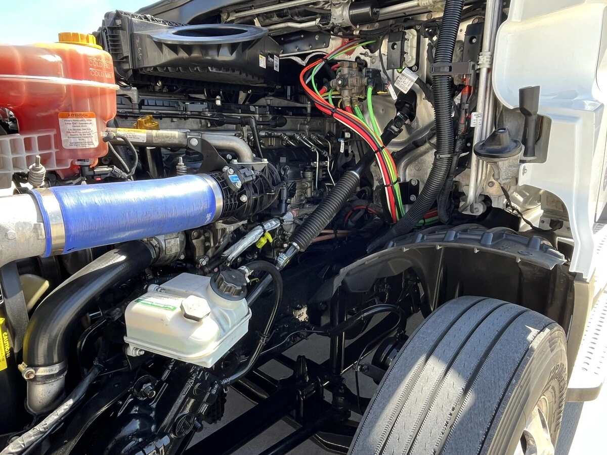 2023 Freightliner Cascadia - image 20