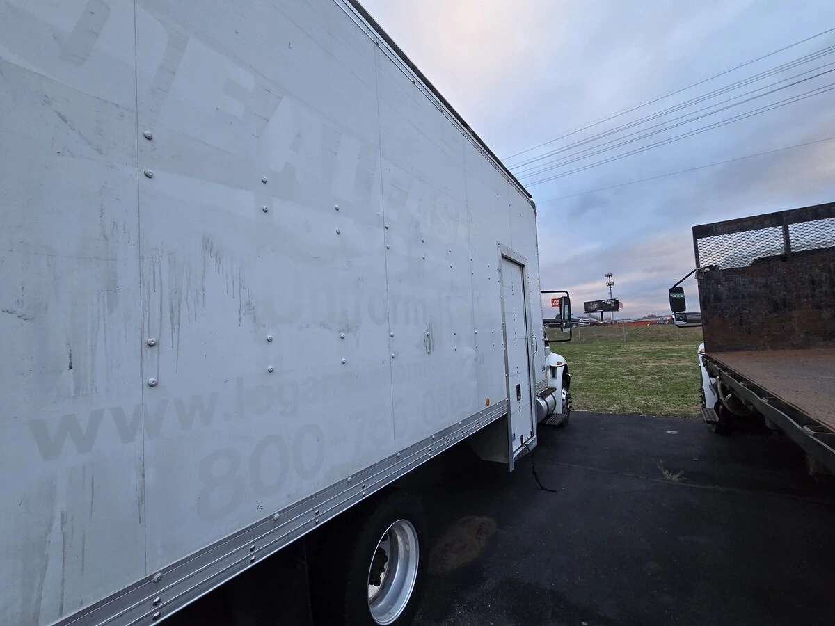 2018 International 4300 in Louisville, KY — photo 4