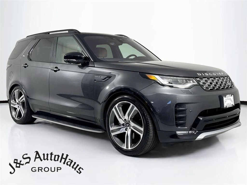 2023 Land Rover Discovery Metropolitan Edition's photo