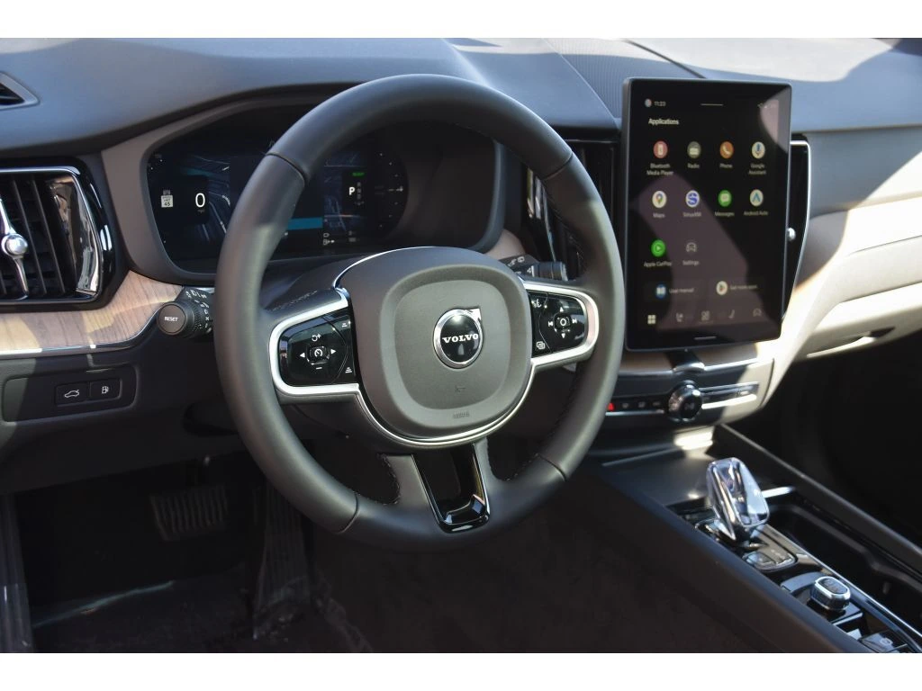 2026 Volvo - image 10