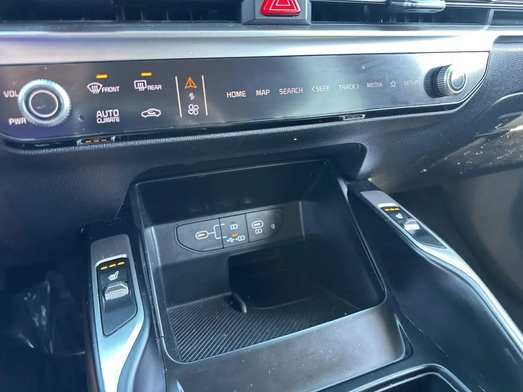 2024 Kia Sorento S photo 33