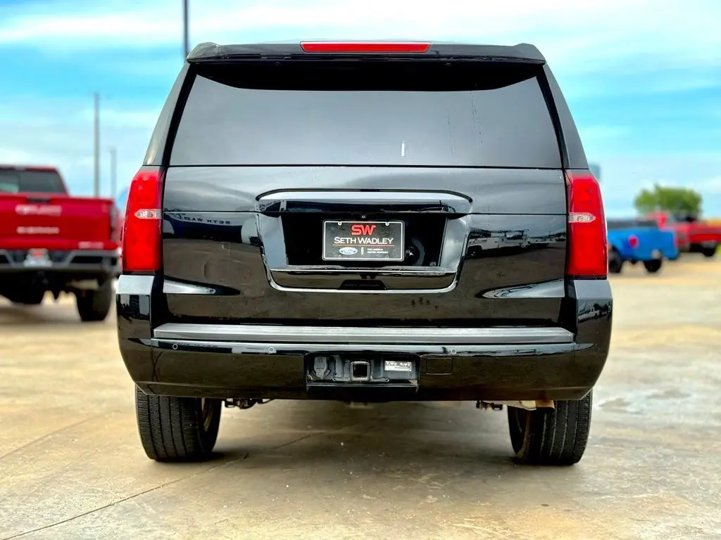 2016 Chevrolet Tahoe LT photo 4