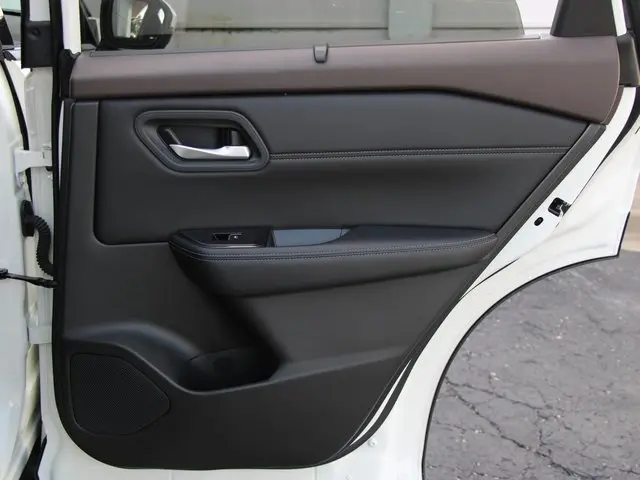 2023 Nissan Rogue SL photo 26