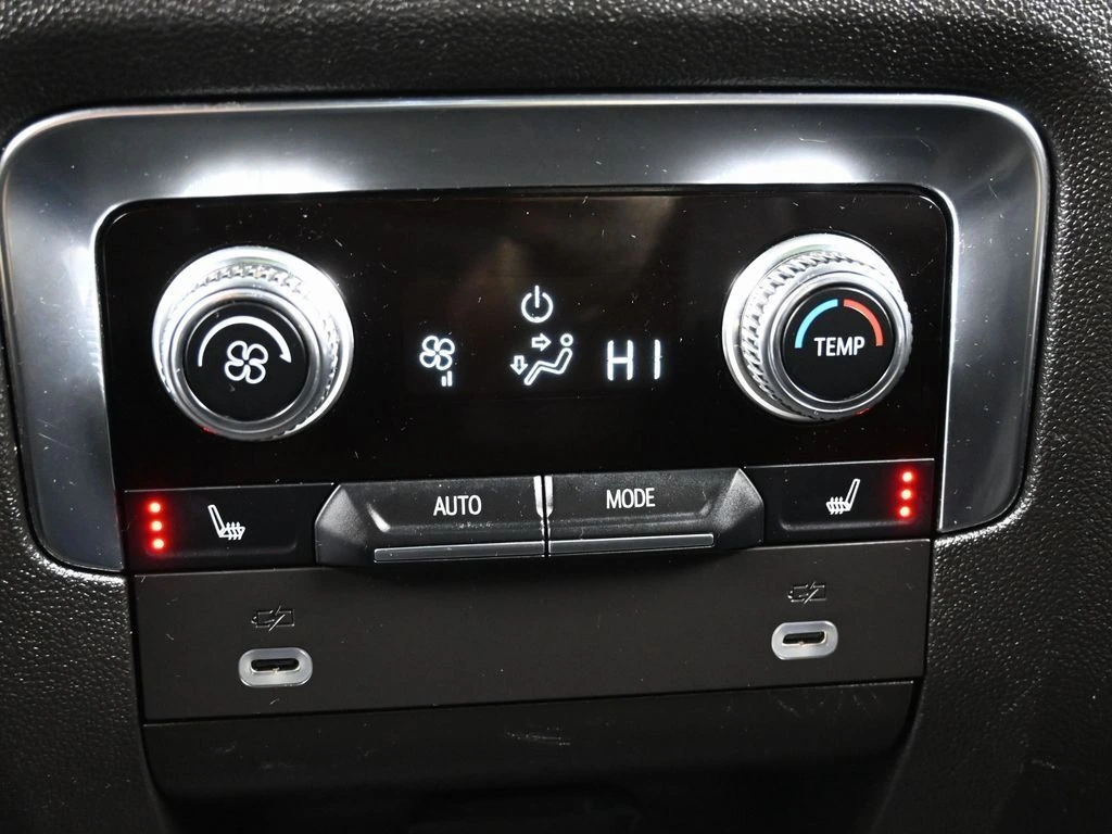 2024 GMC Yukon Denali - Photo 20