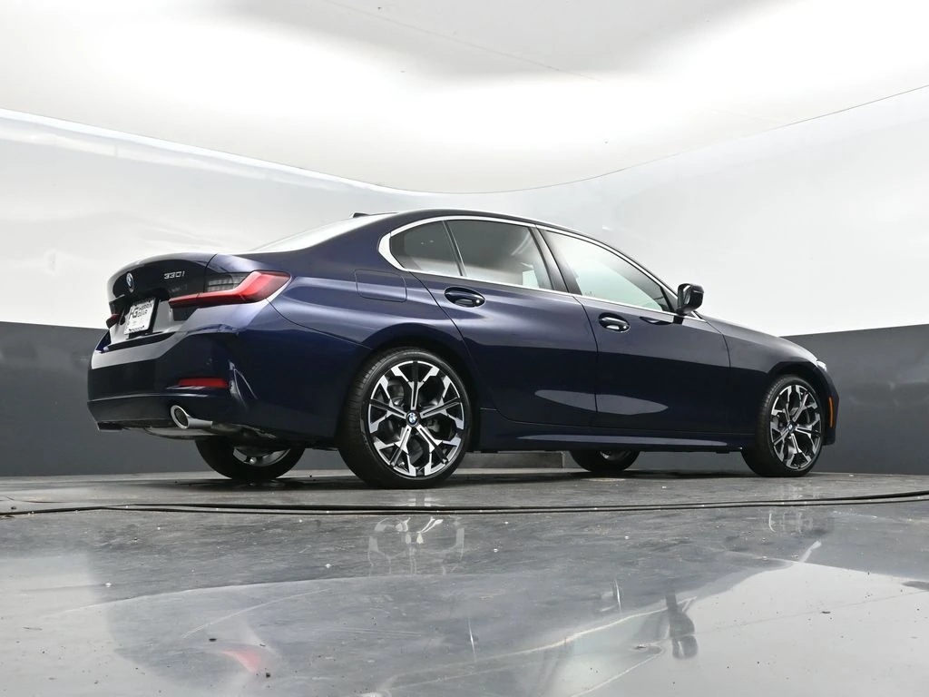2026 BMW 3 Series 330i - Photo 42