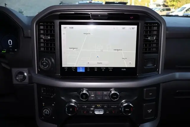 2025 Ford F-150 XLT photo 6