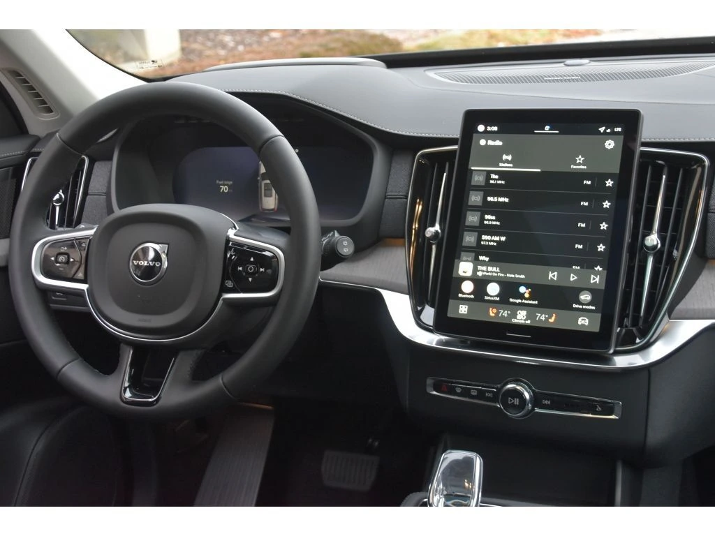 2026 Volvo - image 16