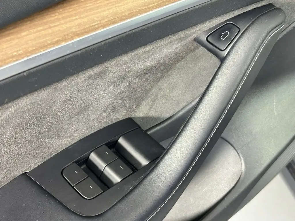 2022 Tesla Model 3 Long Range photo 24