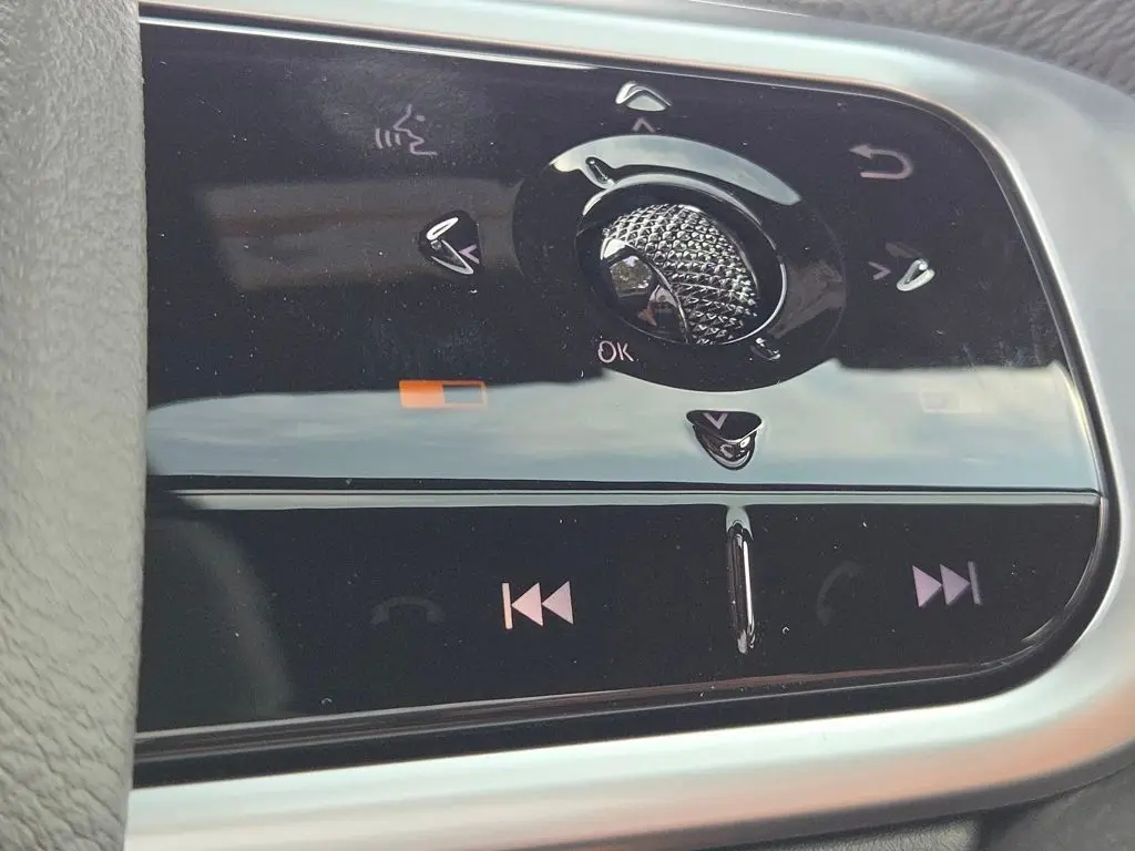 2026 Nissan Armada Platinum photo 14