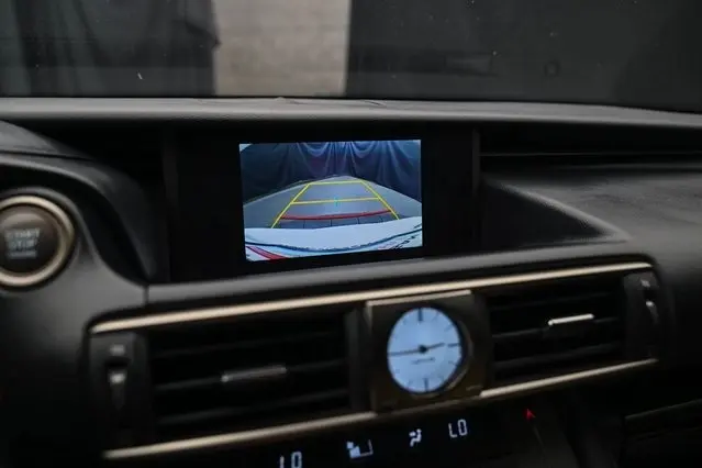 2019 Lexus IS 300 photo 30
