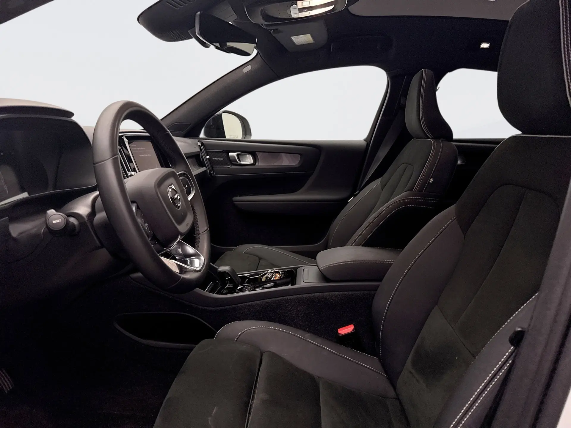 2023 Volvo C40 Recharge Ultimate photo 9