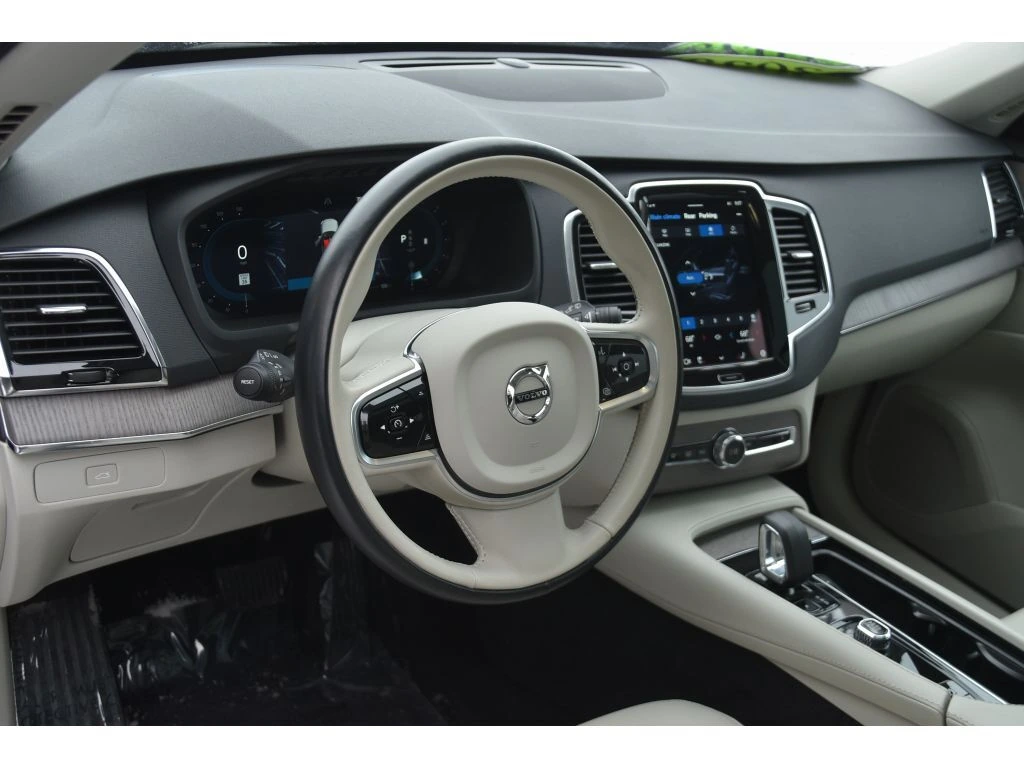 2023 Volvo - image 12