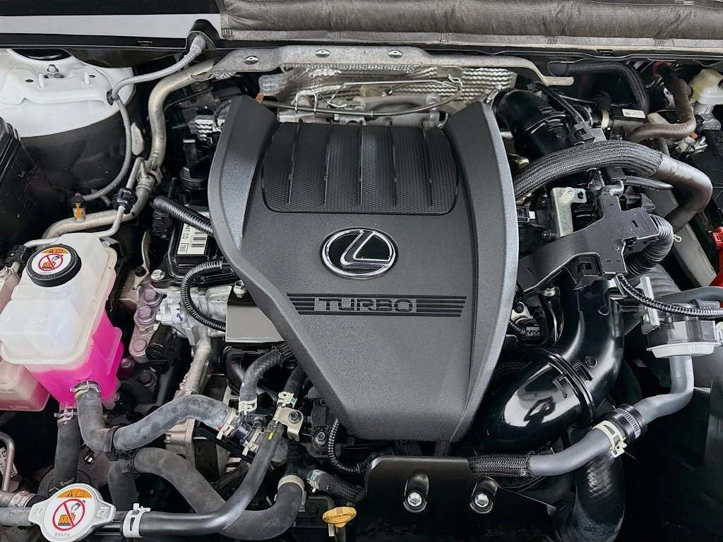 2025 Lexus RX 350 - Photo 31
