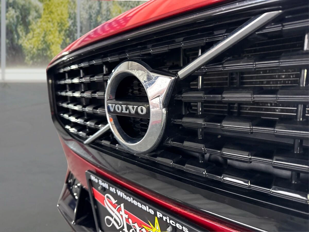 2022 Volvo - image 22