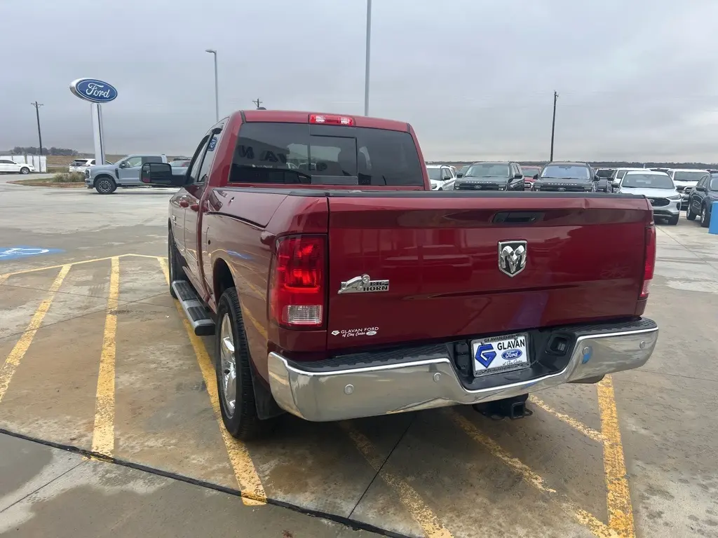 2014 Ram 1500 SLT photo 4