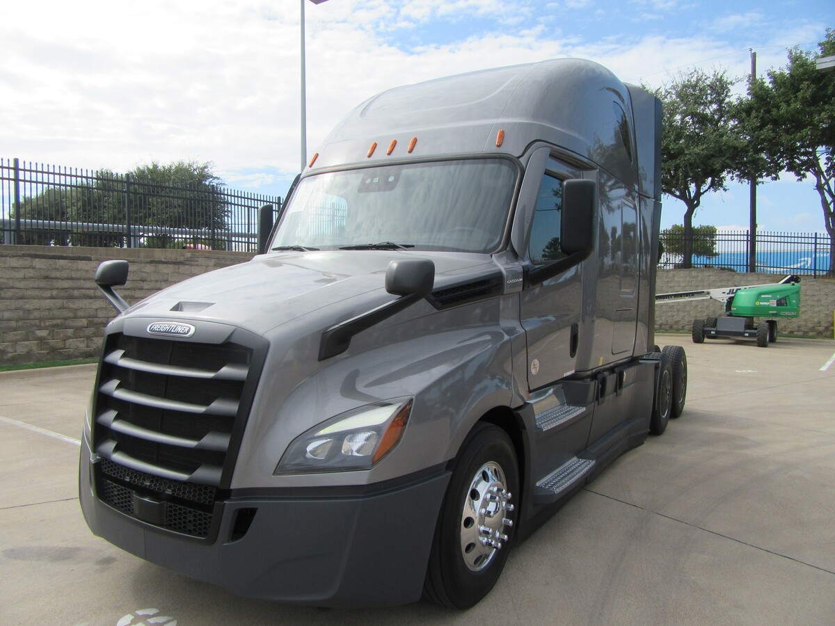 2022 FREIGHTLINER Cascadia